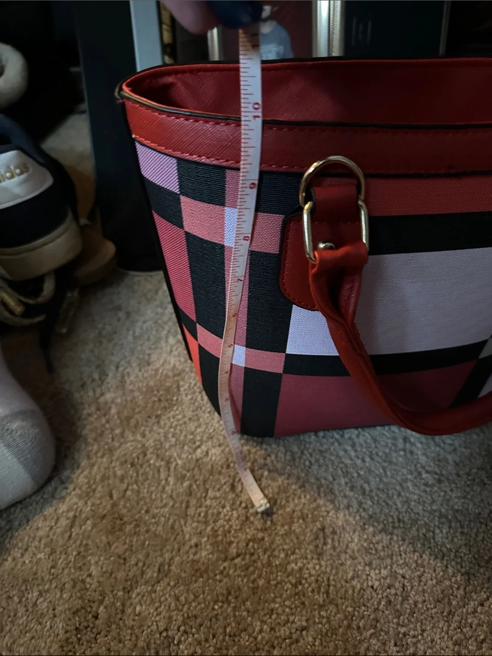 Small tote with wallet